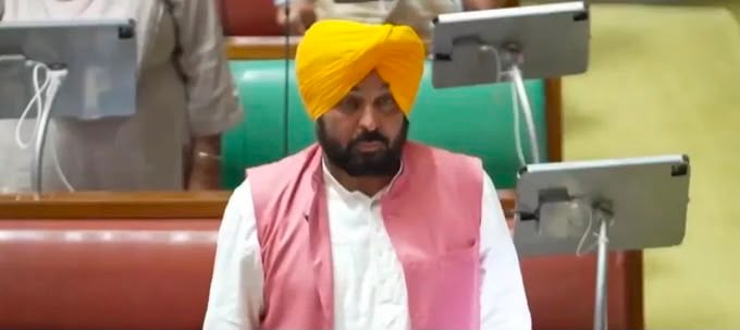 Punjab Chief Minister Bhagwant Mann Paid tribute to NEET Paper Leak Victims. Punjab Chief Minister Bhagwant Mann Paid tribute to NEET Paper Leak Victims.